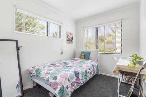 Photo of property in 2/23 Heathglen Place, Bayview, Auckland, 0629