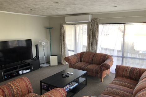 Photo of property in 26 Miriam Corban Heights, Henderson, Auckland, 0612