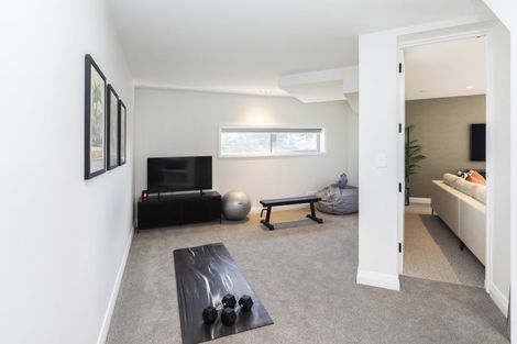 Photo of property in 15 Omeo Crescent, Redcliffs, Christchurch, 8081
