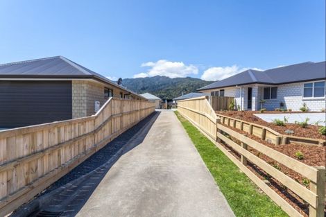 Photo of property in 80 Golden Shore Place, Coromandel, 3506