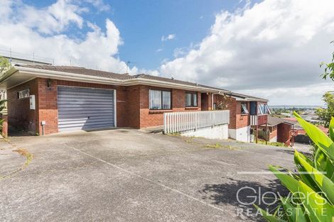 Photo of property in 1/4219 Great North Road, Glendene, Auckland, 0602