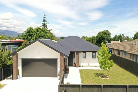 Photo of property in 6 Fuller Close, Levin, 5510