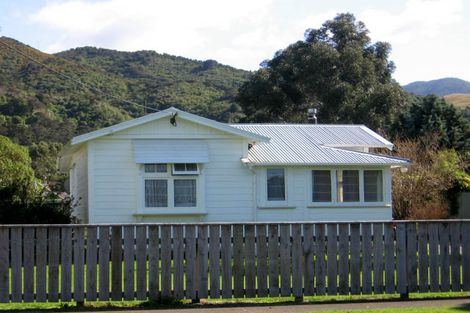 Photo of property in 45 Wakefield Street, Featherston, 5710