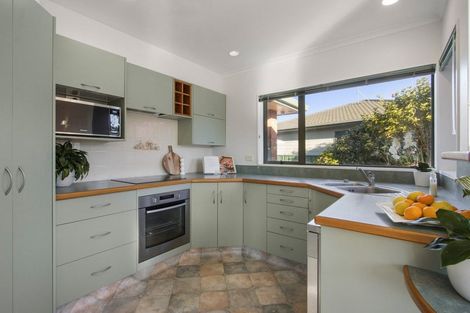 Photo of property in 16 Donegal Place, Katikati, 3129