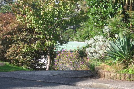 Photo of property in 13 Fairmount Road, Titirangi, Auckland, 0604