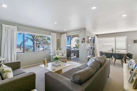 Photo of property in 2/30 Takutai Avenue, Bucklands Beach, Auckland, 2012