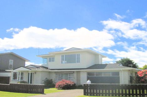 Photo of property in 4 Charles Crescent, Rainbow Point, Taupo, 3330