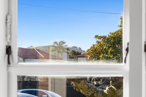 Photo of property in 1/2 Bowling Avenue, Epsom, Auckland, 1023