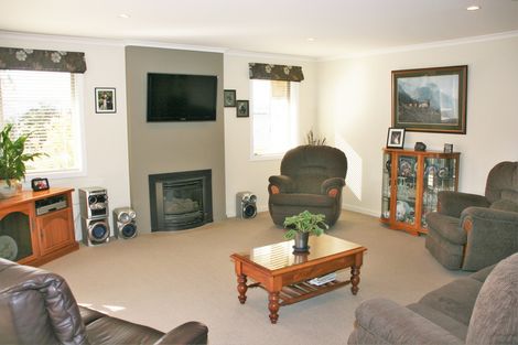 Photo of property in 3 Saint James Place, Fairfield, Dunedin, 9018