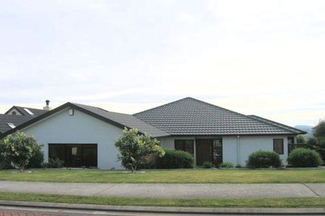 Photo of property in 23 Brooke Ridge Rise, East Tamaki Heights, Auckland, 2016