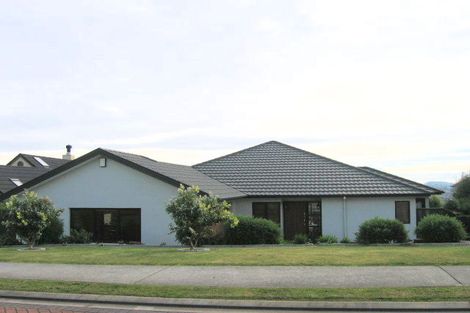 Photo of property in 23 Brooke Ridge Rise, East Tamaki Heights, Auckland, 2016