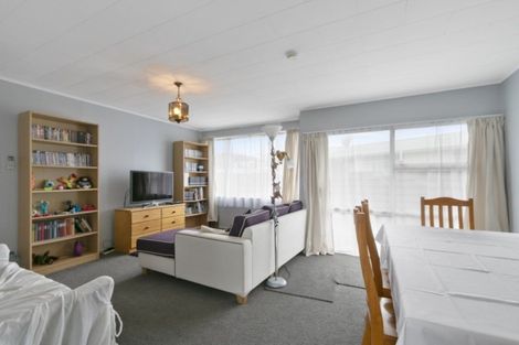 Photo of property in 252a Wellington Road, Wainuiomata, Lower Hutt, 5014