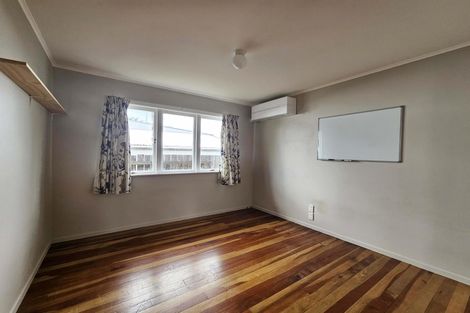 Photo of property in 11 Salas Place, Papakura, 2110