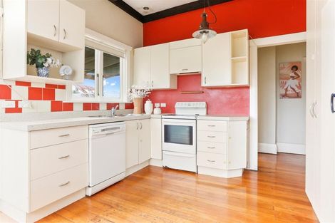 Photo of property in 8 Rogan Street, Mount Roskill, Auckland, 1041