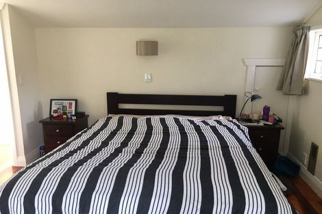 Photo of property in 28 Saint Michaels Crescent, Kelburn, Wellington, 6012