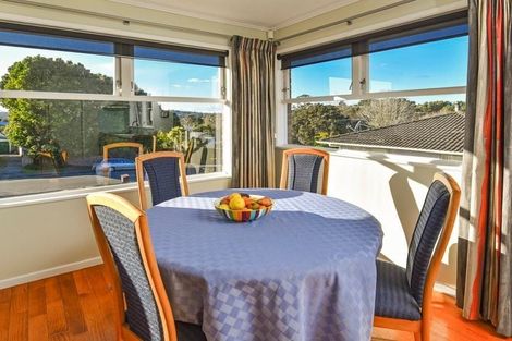 Photo of property in 5 Aplin Place, Birkdale, Auckland, 0626