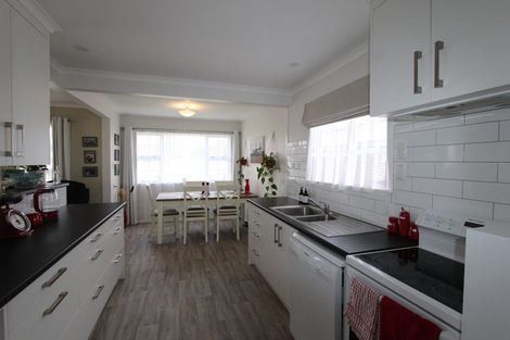 Photo of property in 18 Tyndall Street, Pahiatua, 4910