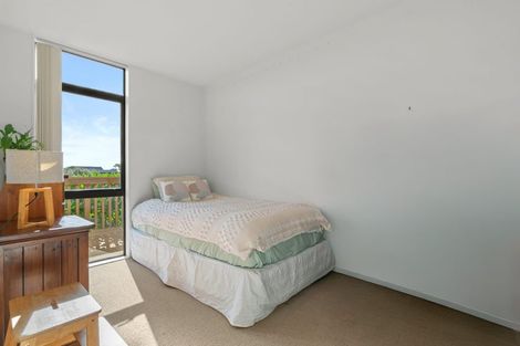 Photo of property in 3 Tarapuke Lane, Papakura, 2110