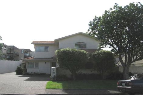 Photo of property in 2/2 Frieston Road, Milford, Auckland, 0620