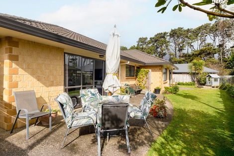 Photo of property in 130 Weggery Drive, Waikanae Beach, Waikanae, 5036