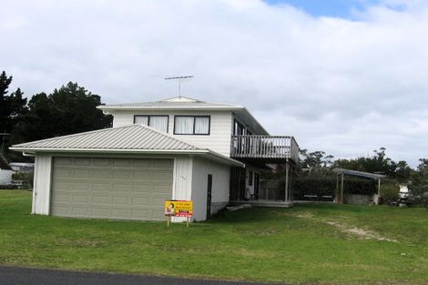 Photo of property in 122 Waimaire Avenue, Matarangi, Whitianga, 3592