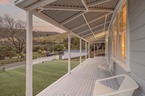 Photo of property in 37 Port Hills Road, Heathcote Valley, Christchurch, 8022