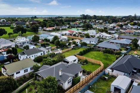 Photo of property in 7a Disraeli Street, Hawera, 4610