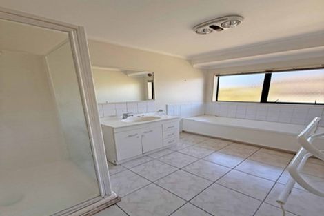 Photo of property in 85 Sandwich Road, St Andrews, Hamilton, 3200