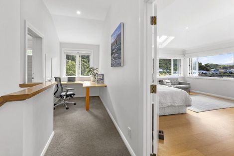 Photo of property in 115 Breaker Bay Road, Breaker Bay, Wellington, 6022