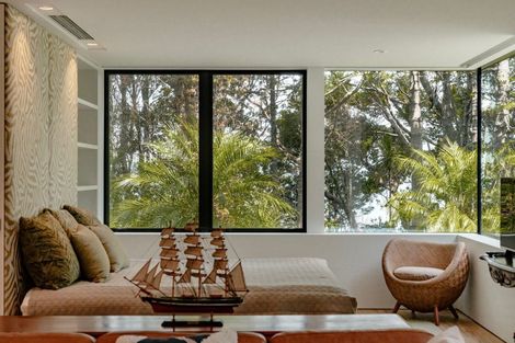 Photo of property in 34 Arapito Road, Titirangi, Auckland, 0604