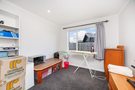 Photo of property in 83 Johnstone Drive, Fitzherbert, Palmerston North, 4410