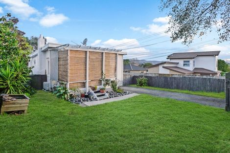 Photo of property in 127 View Road, Sunnyvale, Auckland, 0612