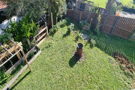 Photo of property in 96 Waimumu Road, Massey, Auckland, 0614