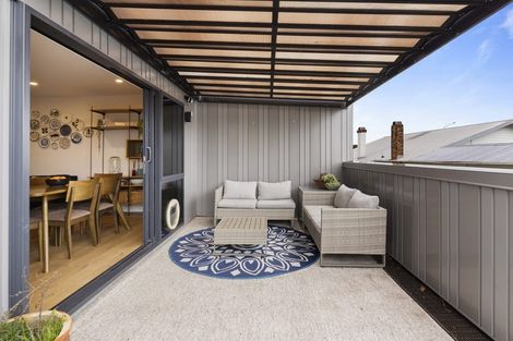 Photo of property in 4 Otahuri Crescent, Greenlane, Auckland, 1051