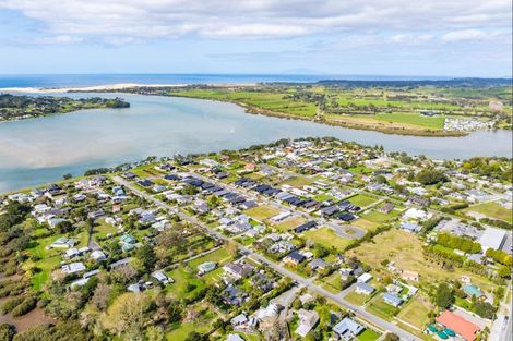 Photo of property in 17 Pearson Street, Mangawhai, 0505