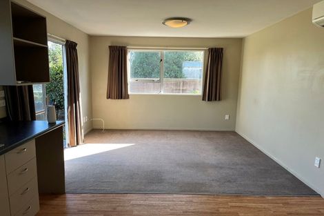Photo of property in 2/32 Selwyn Road, Cockle Bay, Auckland, 2014