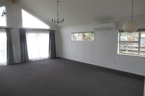 Photo of property in 5 Adrian Grove, Waikanae Beach, Waikanae, 5036
