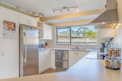 Photo of property in 42 Sheriff Place, Randwick Park, Auckland, 2105