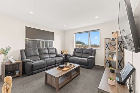 Photo of property in 35 Cumming Street, Okato, 4335