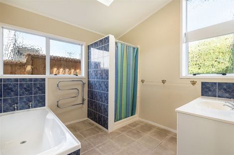 Photo of property in 33 Beulah Avenue, Rothesay Bay, Auckland, 0630