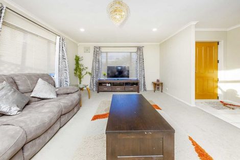 Photo of property in 12 Ironstone Place, Randwick Park, Auckland, 2105