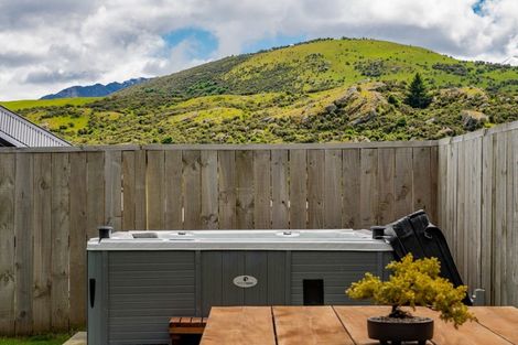 Photo of property in 3 Wheat Street, Jacks Point, Queenstown, 9371