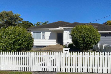 Photo of property in 4 Goodson Place, Hawera, 4610