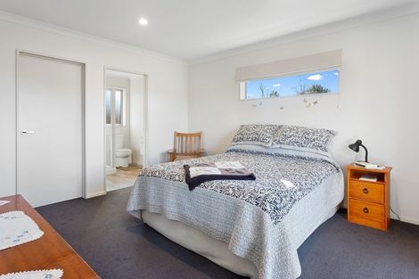 Photo of property in 5 Haydon Place, Amberley, 7410