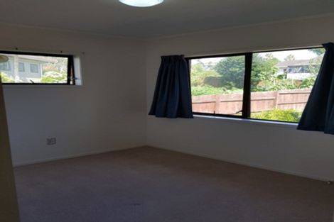 Photo of property in 65 Kurnell Drive, Botany Downs, Auckland, 2010