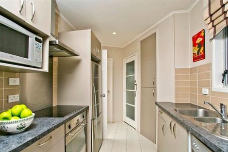 Photo of property in 7 Erica Road, Sunnynook, Auckland, 0620