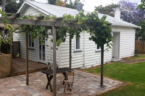 Photo of property in 19 Royal Terrace, Sandringham, Auckland, 1025