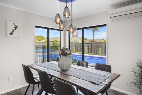 Photo of property in 28 Madison Street, Cambridge, 3434