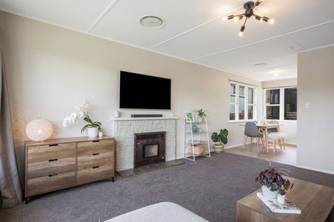 Photo of property in 14 Lynda Avenue, Paparangi, Wellington, 6037