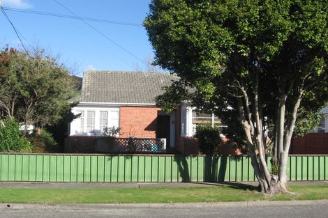 Photo of property in 39 Benge Crescent, Naenae, Lower Hutt, 5011